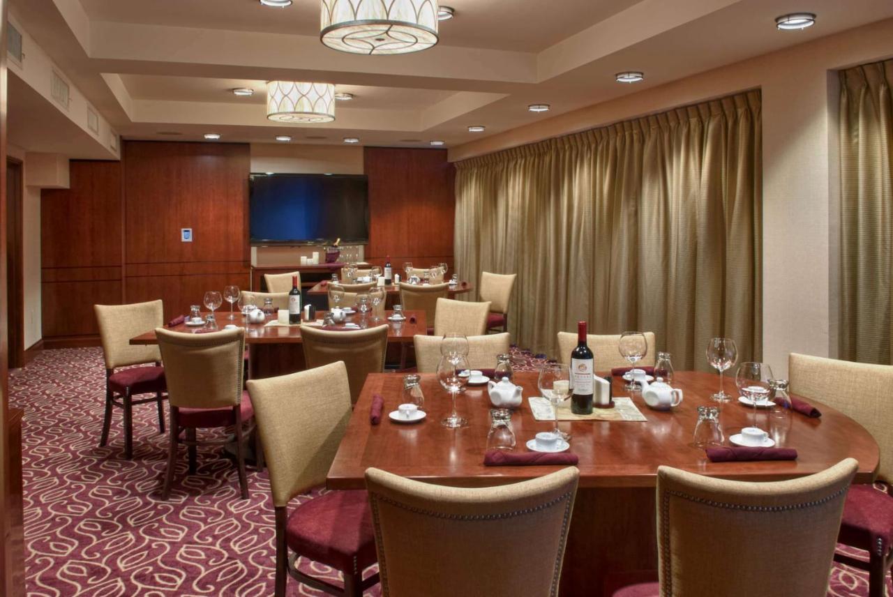 Viana Hotel And Spa, Trademark Collection By Wyndham Westbury Extérieur photo