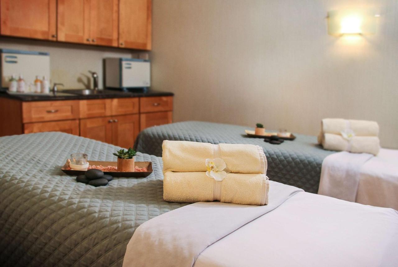 Viana Hotel And Spa, Trademark Collection By Wyndham Westbury Extérieur photo