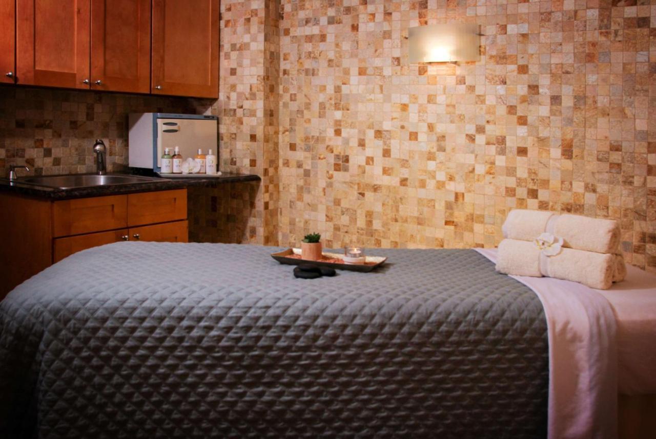 Viana Hotel And Spa, Trademark Collection By Wyndham Westbury Extérieur photo