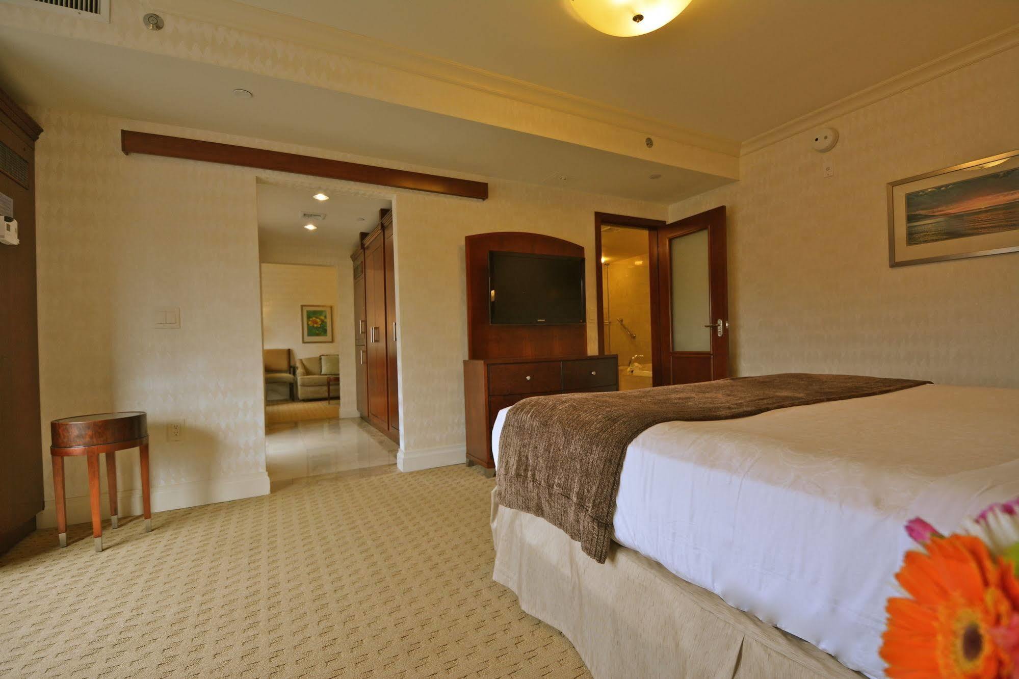 Viana Hotel And Spa, Trademark Collection By Wyndham Westbury Extérieur photo