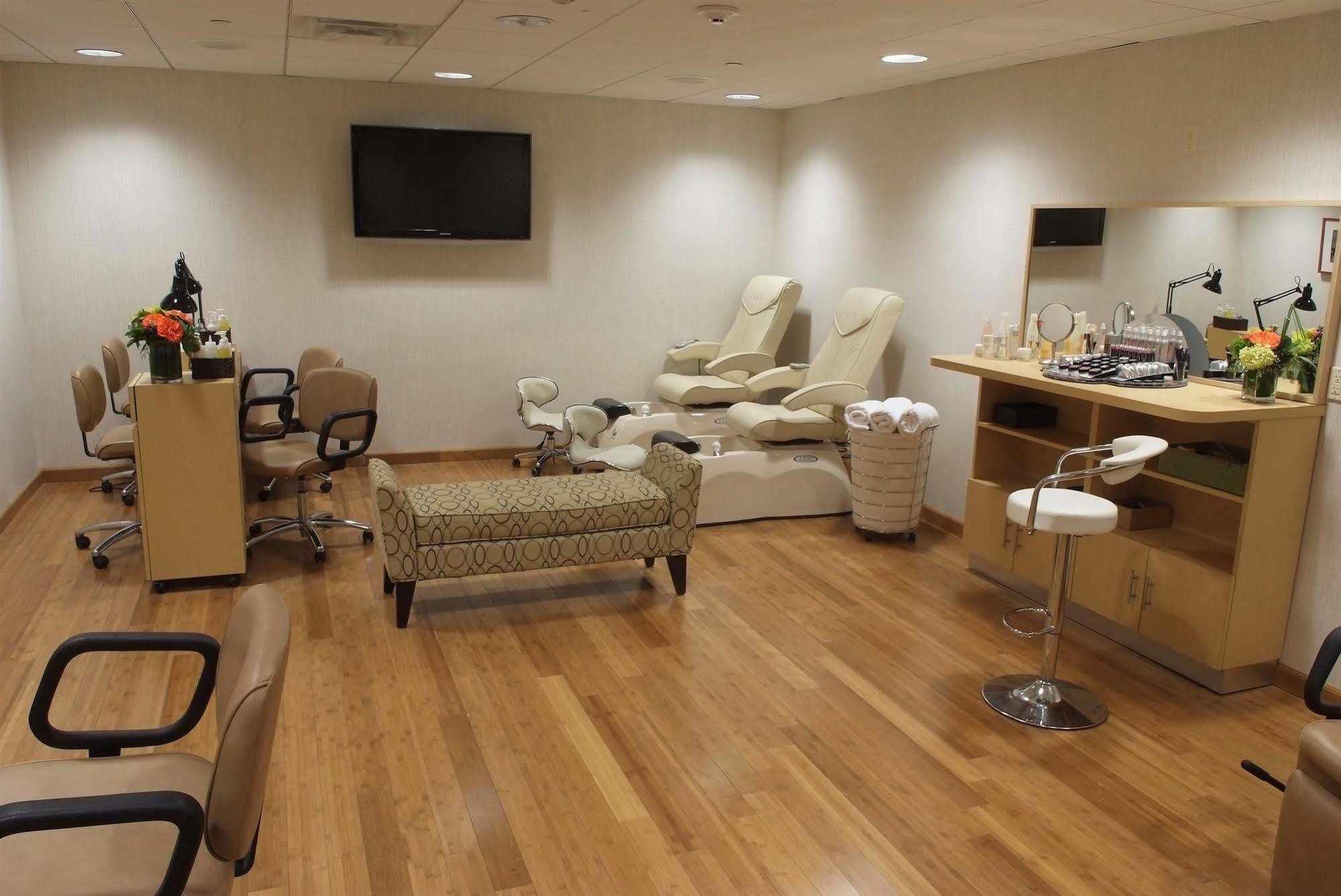 Viana Hotel And Spa, Trademark Collection By Wyndham Westbury Extérieur photo